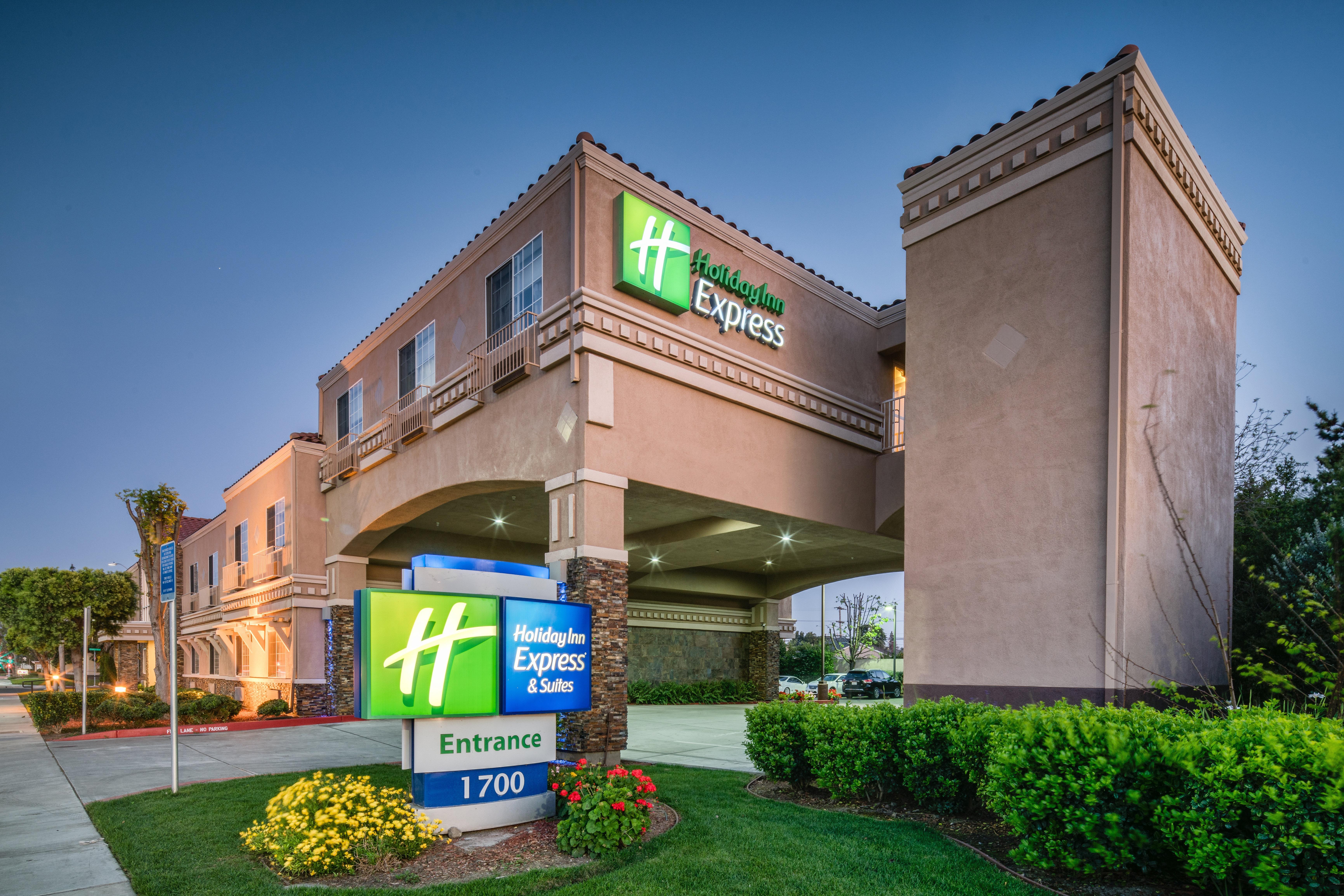 Holiday Inn Express & Suites Santa Clara By Ihg Dış mekan fotoğraf